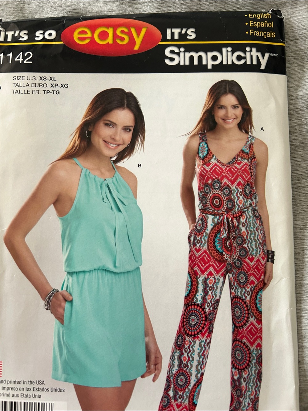 12 sewing patterns - Picture 6 of 13